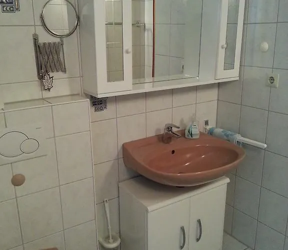 Angela באד מריינברג